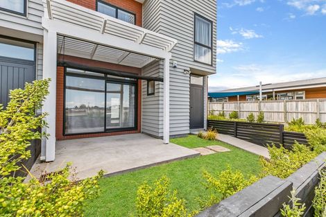 Photo of property in 2 Fermi Lane, Papakura, 2110