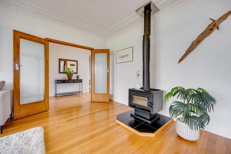 Photo of property in 65 Kiwi Esplanade, Mangere Bridge, Auckland, 2022