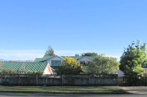 Photo of property in 118 Forest Lake Road, Forest Lake, Hamilton, 3200