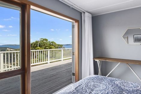 Photo of property in 4 Penguin Street, Leigh, 0985