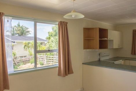 Photo of property in 27 Pipitea Place, Massey, Auckland, 0614