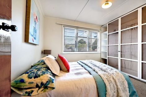 Photo of property in 1 Trojan Crescent, New Lynn, Auckland, 0600