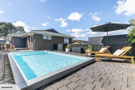 Photo of property in 41 Luton Avenue, Sunnyhills, Auckland, 2010