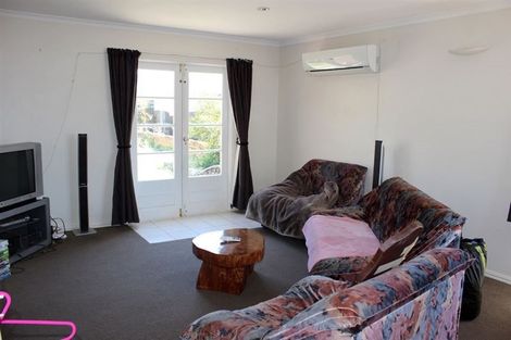 Photo of property in 73 Broadway, Picton, 7220