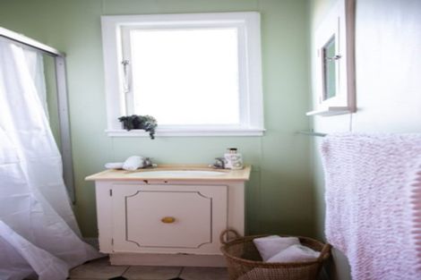 Photo of property in 12 Wyndham Street, Carterton, 5713