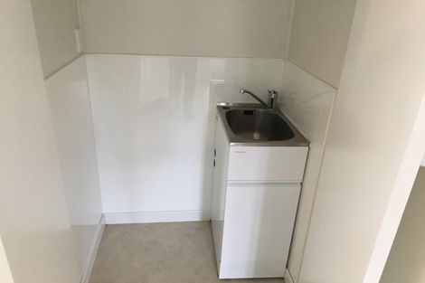 Photo of property in 16 Beaubank Road, Kelston, Auckland, 0602