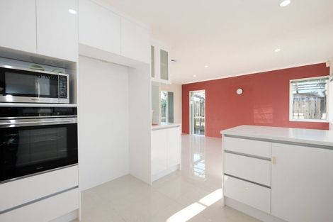 Photo of property in 2/6 Keenagh Rise, Dannemora, Auckland, 2016