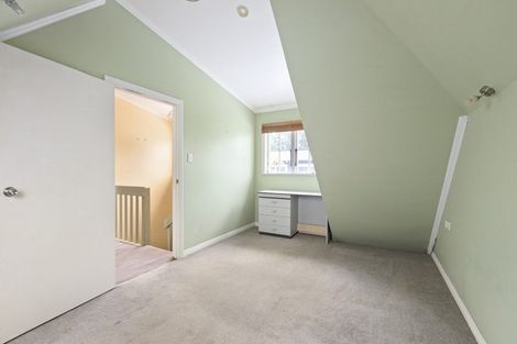 Photo of property in 2/292 Glenfield Road, Glenfield, Auckland, 0629