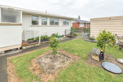 Photo of property in 14 Fergusson Street, Marton, 4710