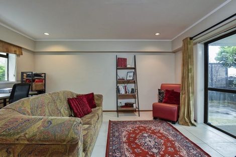 Photo of property in 34 Seacliffe Road, Hillsborough, Auckland, 1042