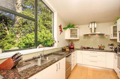 Photo of property in 35 Tanekaha Road, Titirangi, Auckland, 0604