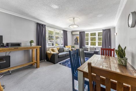 Photo of property in 52 Bird Grove, Stokes Valley, Lower Hutt, 5019