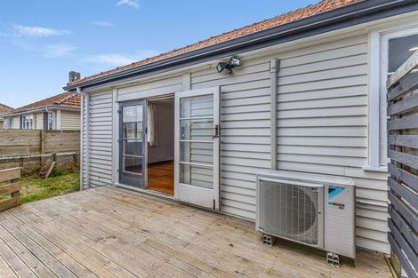 Photo of property in 29 Wilson Street, Waverley, 4510