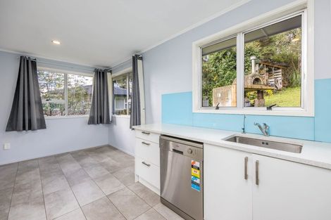Photo of property in 38 Staincross Street, Green Bay, Auckland, 0604