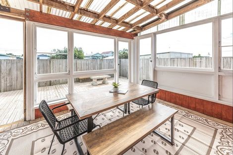 Photo of property in 23 Ruapehu Street, Castlecliff, Whanganui, 4501