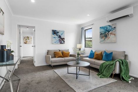 Photo of property in 59a Sungrove Rise, Sunnyvale, Auckland, 0612