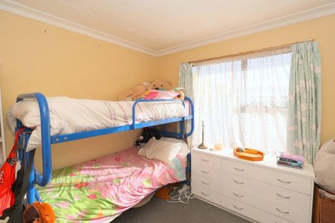 Photo of property in 2 Dundee Street, Strathern, Invercargill, 9812