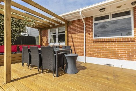 Photo of property in 2 Lynmore Drive, Hillpark, Auckland, 2102