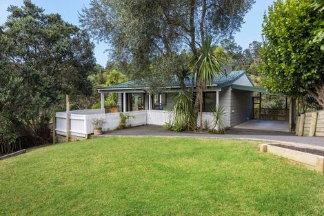 Photo of property in 3b Laingrange Place, Laingholm, Auckland, 0604