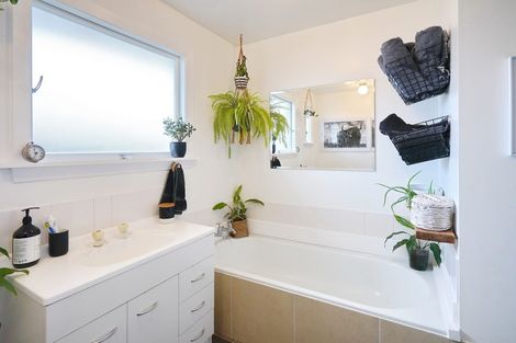 Photo of property in 17 Saffron Street, Bryndwr, Christchurch, 8053