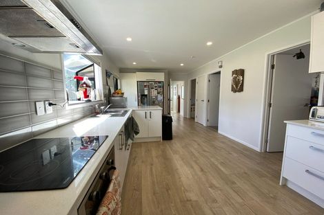 Photo of property in 4 Waiora Road, Stanmore Bay, Whangaparaoa, 0932