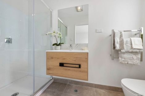 Photo of property in 3/26 Buscomb Avenue, Henderson, Auckland, 0610