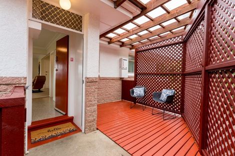 Photo of property in 9 Honeystone Street, Helensburgh, Dunedin, 9010