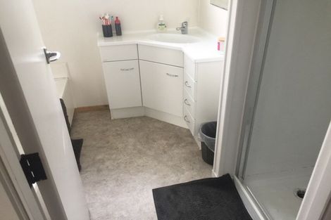 Photo of property in 4 Stallard Place, Glen Eden, Auckland, 0602