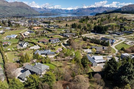 Photo of property in 5 Cottonwood Lane, Wanaka, 9305