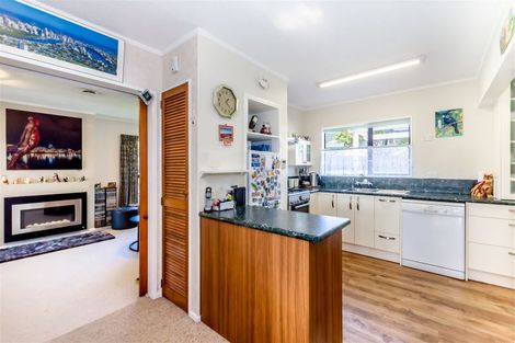 Photo of property in 62 Ruapehu Street, Paraparaumu, 5032