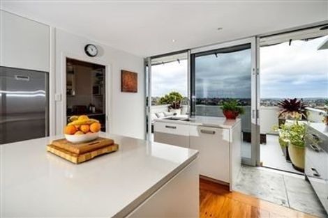 Photo of property in 148 Luckens Road, West Harbour, Auckland, 0618