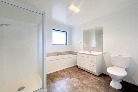 Photo of property in 11b Sharaleigh Place, Grandview Heights, Hamilton, 3200