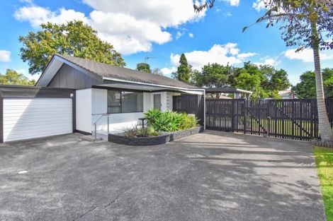 Photo of property in 2/11 Beaumaris Way, Conifer Grove, Takanini, 2112