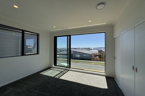 Photo of property in 14 Parahau Road, Papakura, 2110