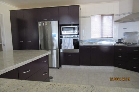 Photo of property in 56 Ribbonwood Crescent, Goodwood Heights, Auckland, 2105