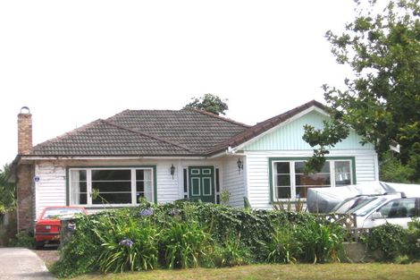 Photo of property in 1/24 Cresta Avenue, Beach Haven, Auckland, 0626