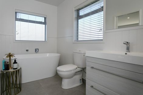 Photo of property in 76 Huka Heights Drive, Rangatira Park, Taupo, 3330