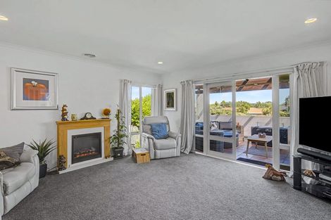 Photo of property in 127 Milne Drive, Paraparaumu, 5032