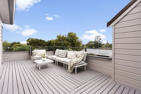 Photo of property in 10 Springfield Street, Forrest Hill, Auckland, 0620