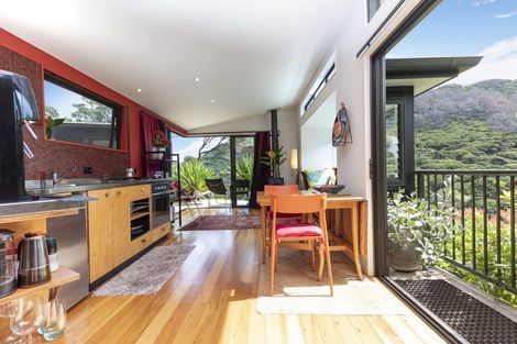 Photo of property in 53 Karekare Road, Karekare, New Lynn, 0772