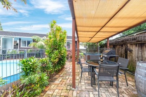 Photo of property in 47 Lantana Road, Green Bay, Auckland, 0604