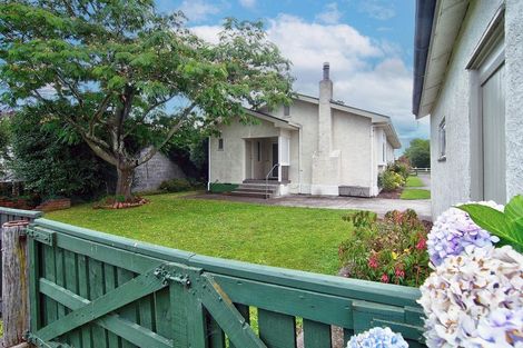 Photo of property in 6 Lansdowne Crescent, Lansdowne, Masterton, 5810