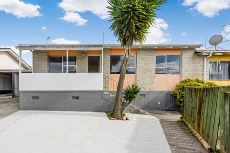 Photo of property in 2/51 Rimu Street, New Lynn, Auckland, 0600