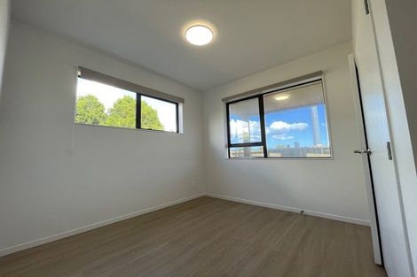 Photo of property in 1/13 Blockhouse Bay Road, Avondale, Auckland, 1026