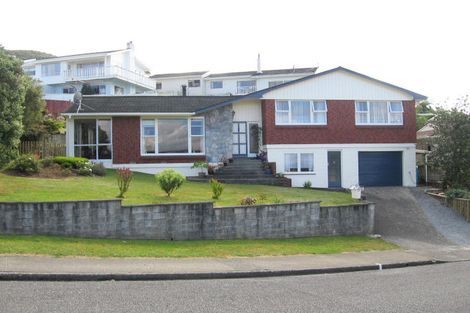 Photo of property in 16 Sunnyview Drive, Brown Owl, Upper Hutt, 5018