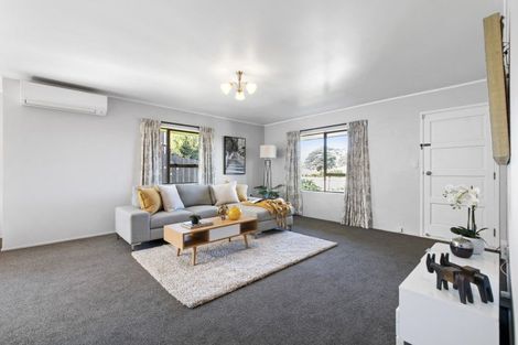 Photo of property in 2/40 Gills Avenue, Papakura, 2110