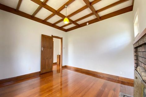 Photo of property in 32 Queensway, Three Kings, Auckland, 1024
