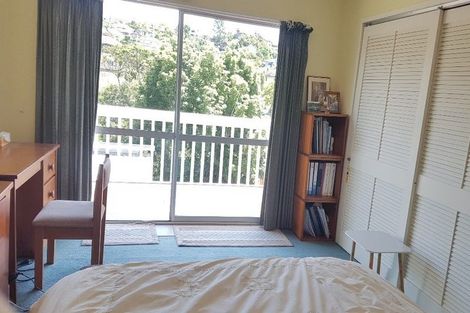 Photo of property in 38 Deverell Place, Northcross, Auckland, 0632