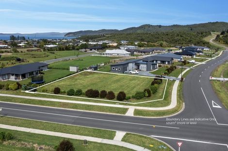 Photo of property in 1 Kahikatea Drive, Kinloch, Taupo, 3377