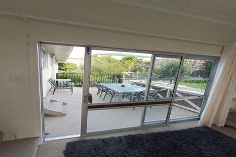 Photo of property in 12 Auld Street, Torbay, Auckland, 0630